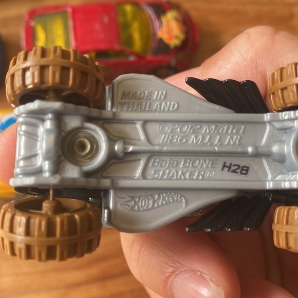 Bundle of 18 assorted matchbox cars - Picture 5 of 5